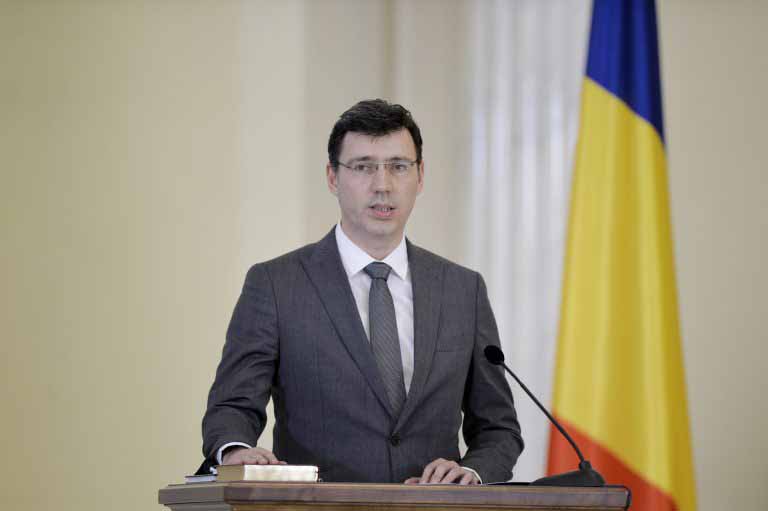 Ministrul de finanţe apelează la minciună ca argument