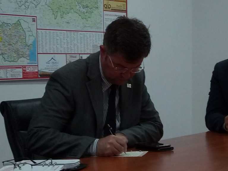 Ando, greu de ucis! Cam dodată