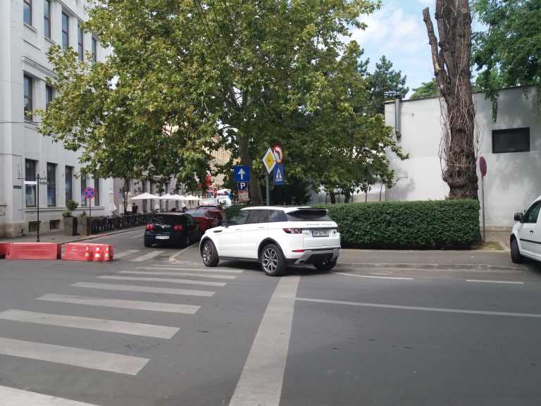 Zi-i Contesa de Hășmaș și dă-i pace!