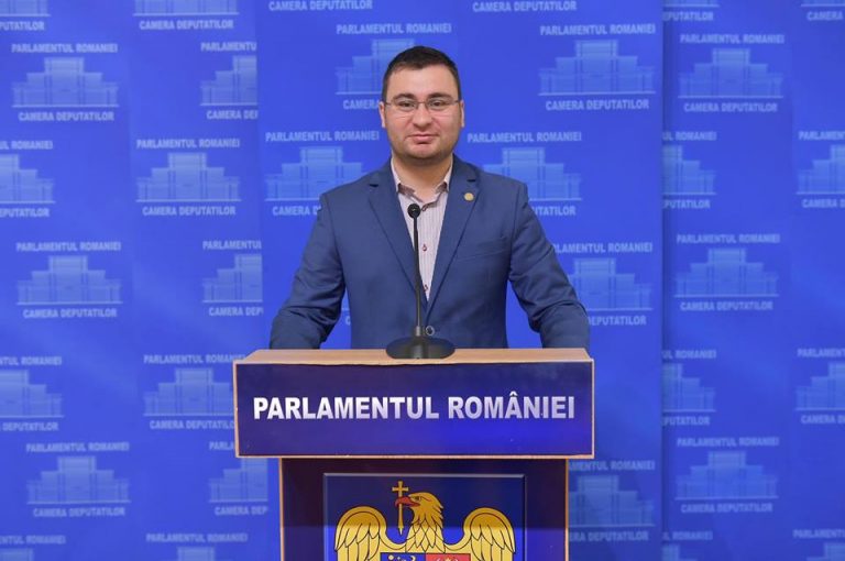 Centrul Municipal de Cultură Arad este cumva moșia deputatului PNL Glad Varga?
