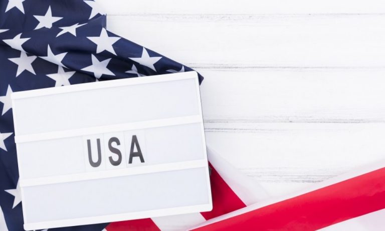 Democraţia pe hârtie a Americii de carton