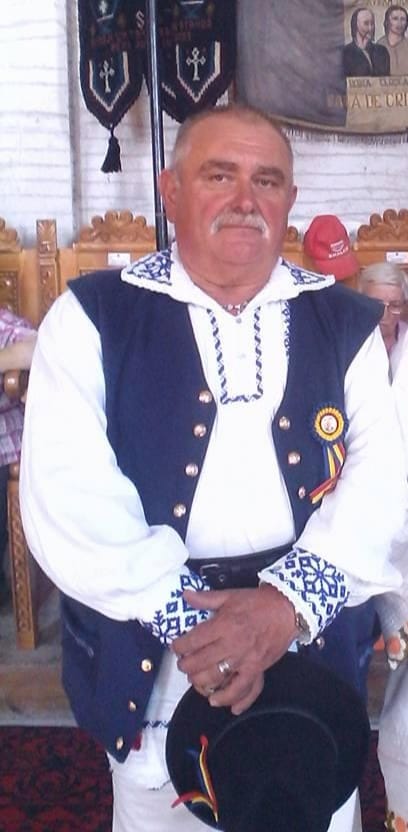 GIN PRUNȘIA ME , ȘEI DRAGĂ. PAȘCILE PRUNȘII MNELE !