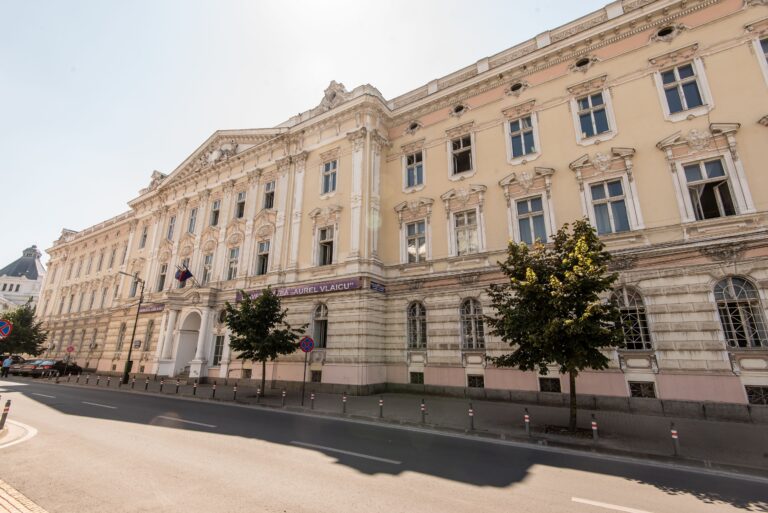 Ramona Lile: „Ne bucură evoluția  universității noastre”