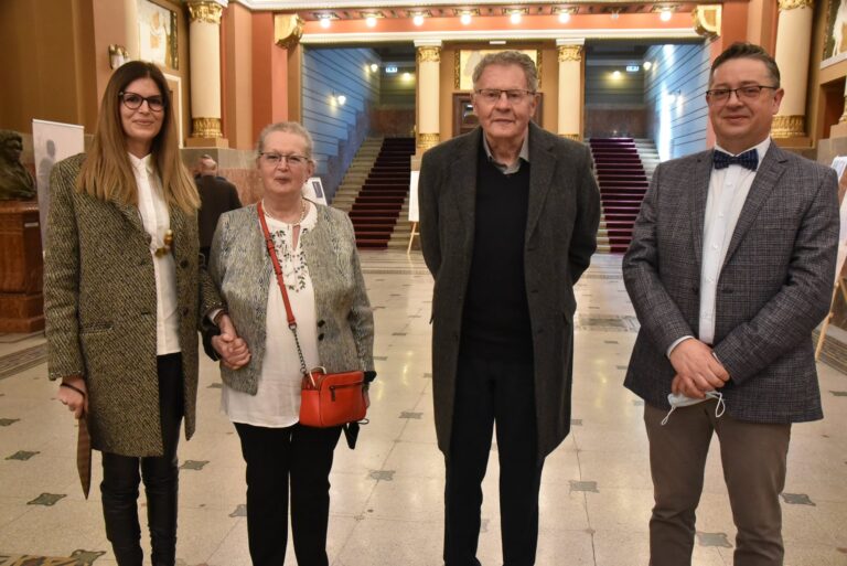 ADRIAN DEMIAN ŞI REUNIUNEA ROMÂNĂ DE CÂNTĂRI ŞI MUZICĂ