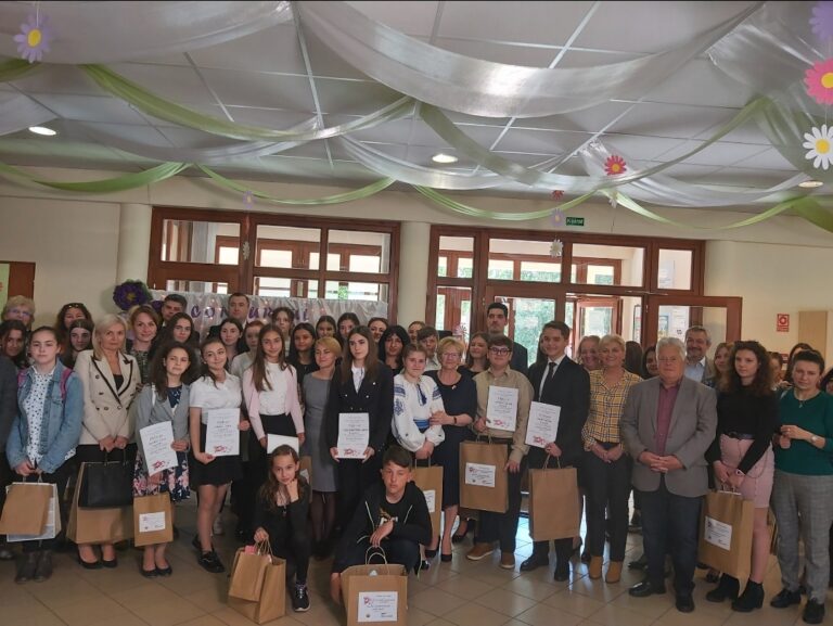  Concurs de recitare de poezie românească la Bătania (Battonya) şi ceremonie la Jula (Gyula)