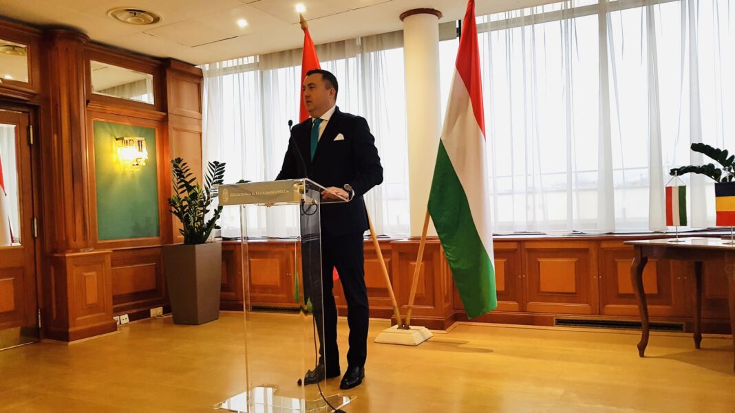 Rares Rahaian Exequator pentru E.S. Florin Vasiloni, noul Consul General al României ...