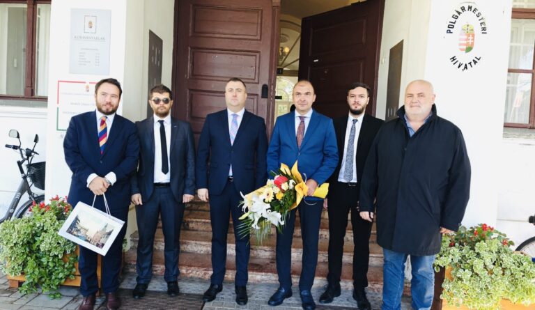 Consulul general român  Florin Vasiloni în vizită la Mako
